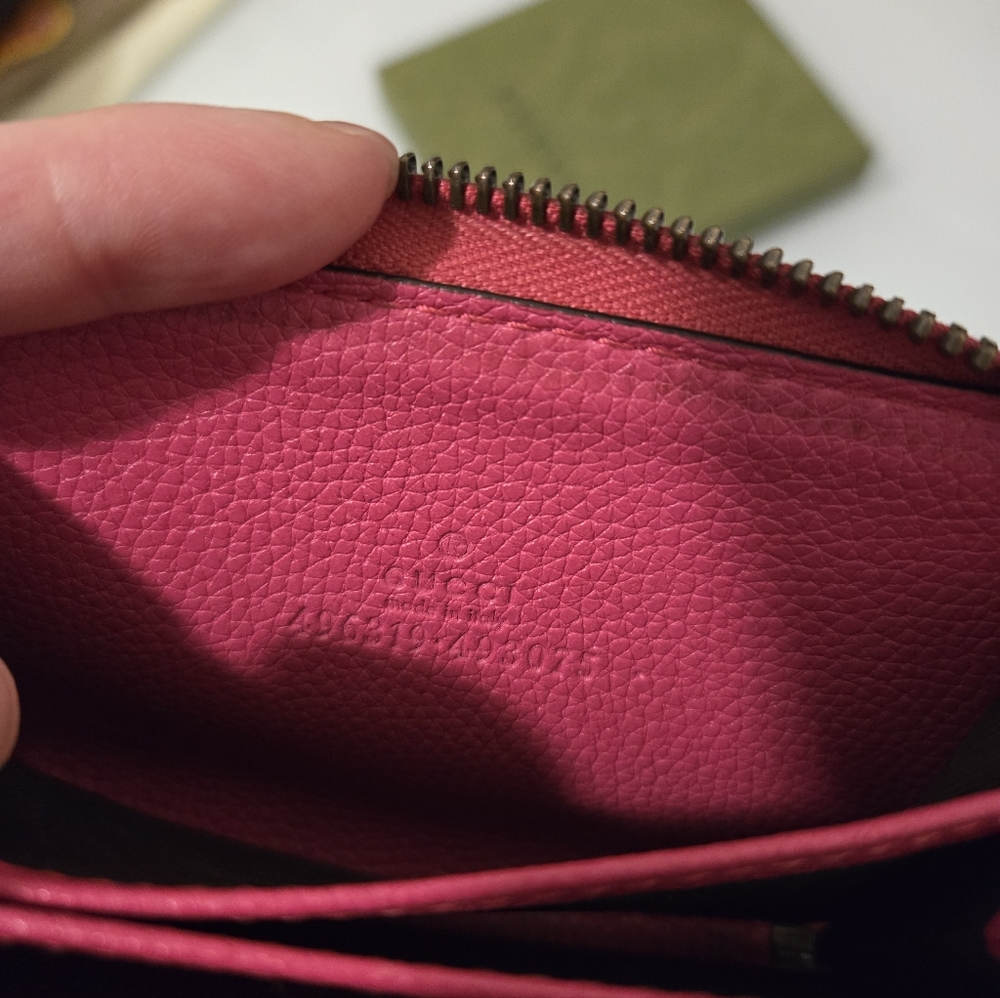 Gucci Compact PINK Wallet - Picture 3 of 9